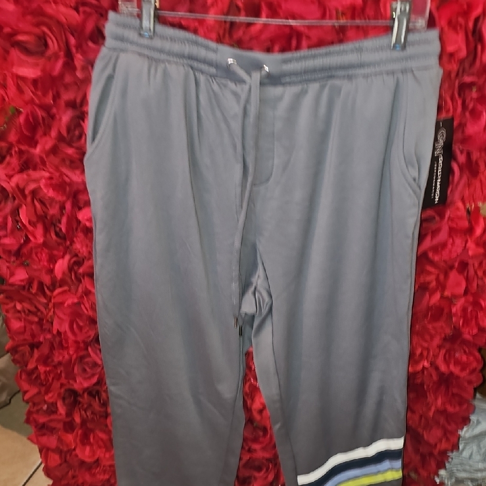 Gold Nation NWT Performance Soft Gray Joggers With Stripe Graphic On Leg Size XL